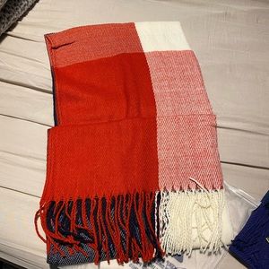 Women’s scarf